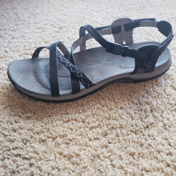 Merrell Sandals - Picture 2 of 4